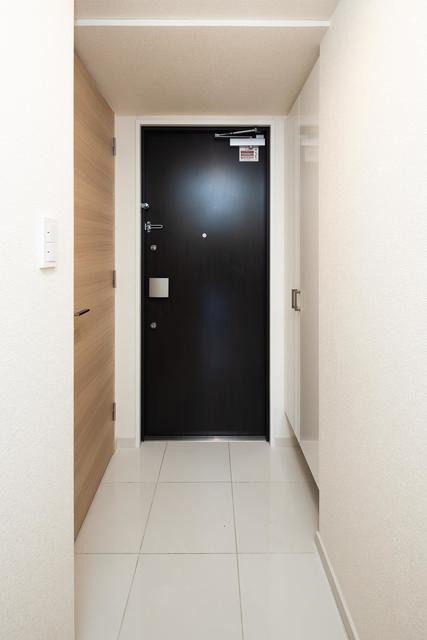 ※写真は同タイプ住戸です。(玄関)
