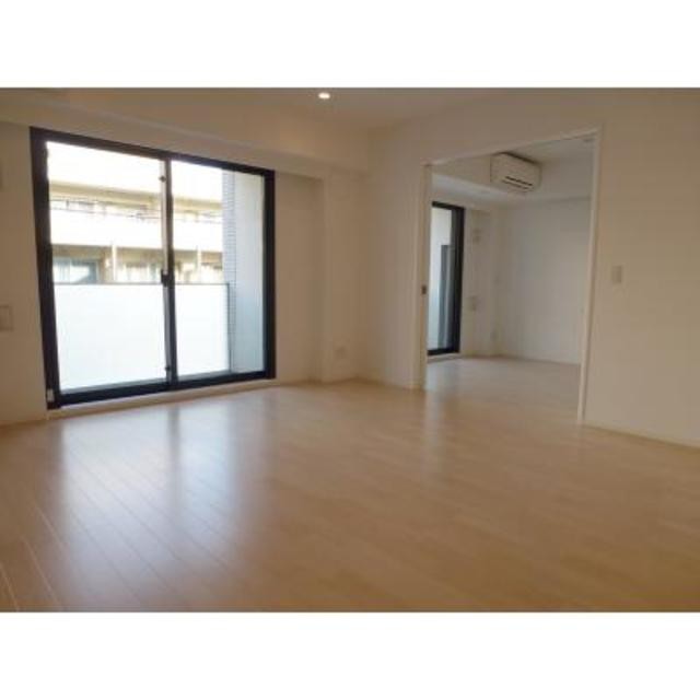 ※写真は同タイプ住戸です。(居間)