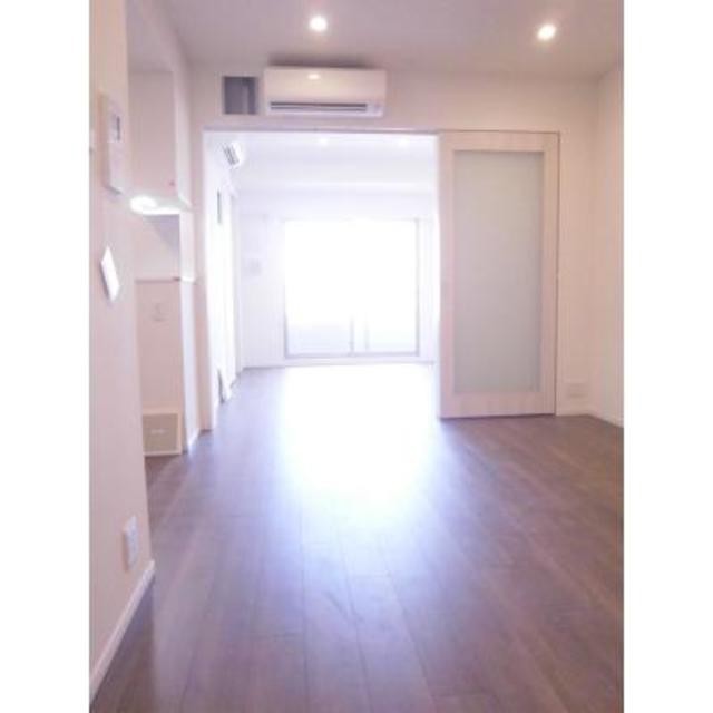 ※写真は同タイプ住戸です。(居間)