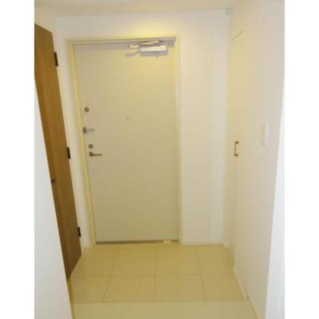 ※写真は同タイプ住戸です。(玄関)