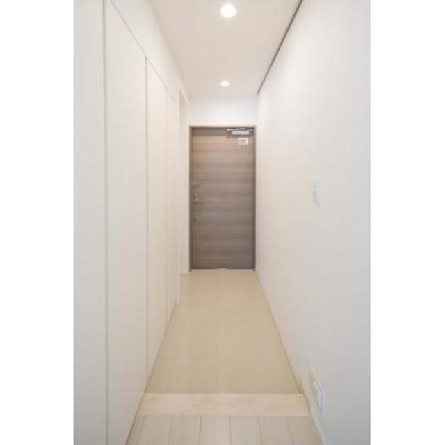 ※写真は同タイプ住戸です。(玄関)