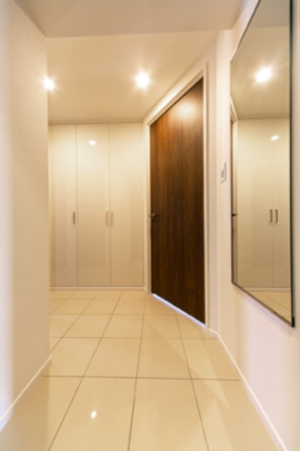 ※写真は同タイプ住戸です。(玄関)