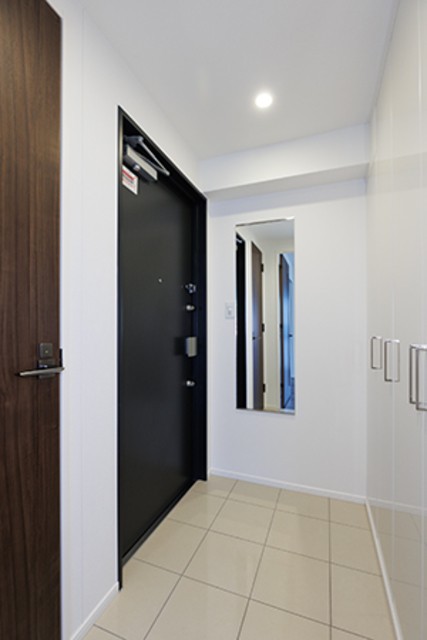 ※写真は同タイプ住戸です。(玄関)