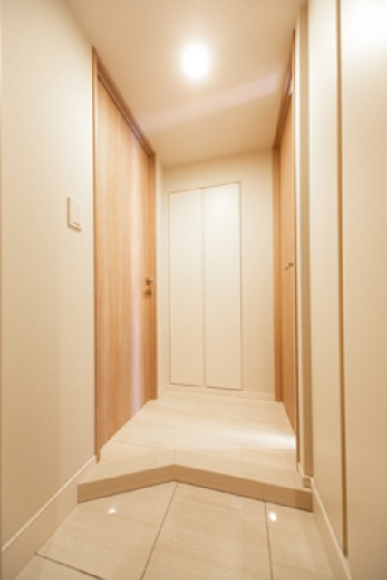 ※写真は同タイプ住戸です。(玄関)