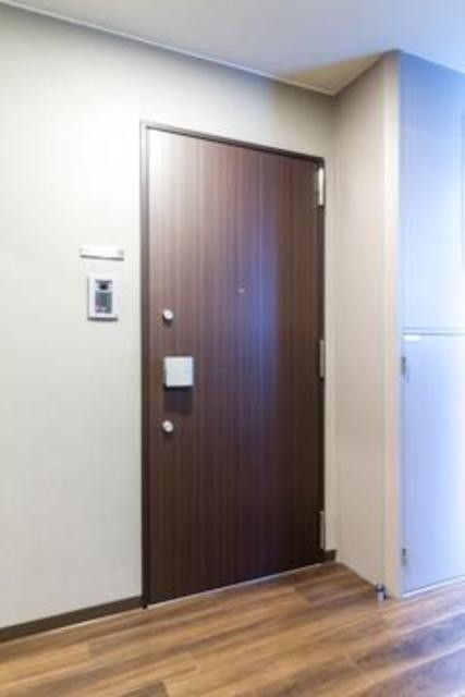 ※写真は同タイプ住戸です。(玄関)