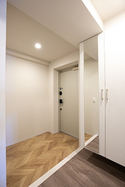 ※写真は同タイプ住戸です。(玄関)