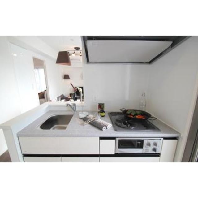 ※写真は同タイプ住戸です。(キッチン)