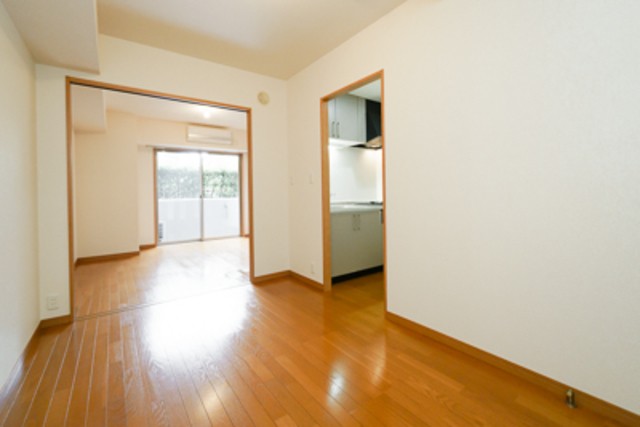 ※写真は同タイプ住戸です。(居間)