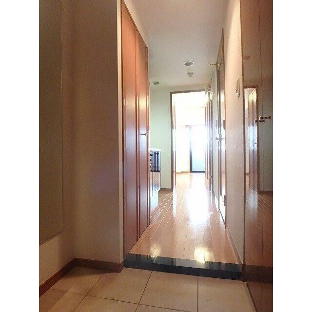 人感センサー照明付の玄関！(玄関)