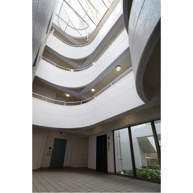 目黒区中目黒4丁目 【賃貸居住】マンション