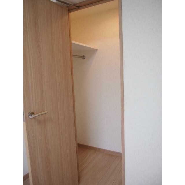 ウォークインクローゼット(内装)