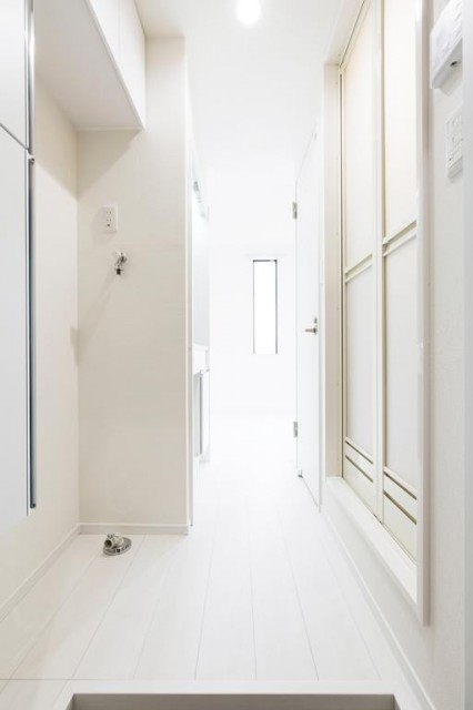 ※同仕様写真含む(玄関)