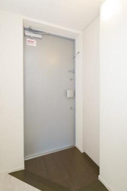 ※写真は同タイプ住戸です。(玄関)