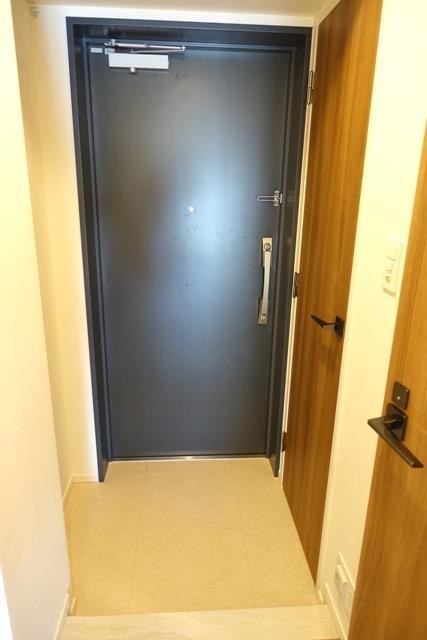 ※写真は同タイプ住戸です。(玄関)