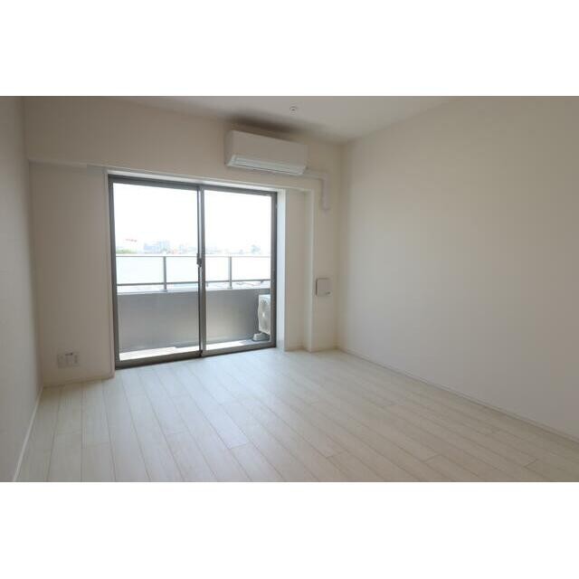 同タイプ・別号室となります。(居間)