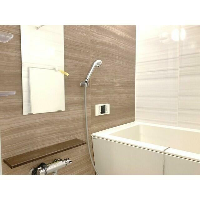 追焚き・浴室乾燥暖房機つき※写真は304号室（反転タイプ）(風呂)