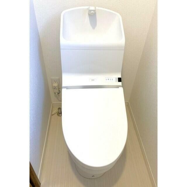 温水洗浄暖房便座※写真は304号室(内装)