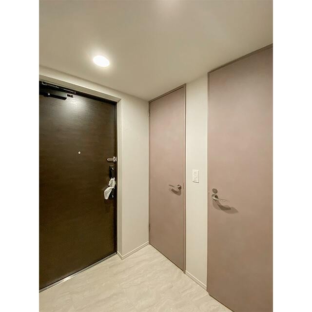 ※写真は同タイプ住戸です。(玄関)
