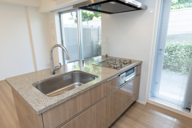 ※写真は同タイプ住戸です。(キッチン)