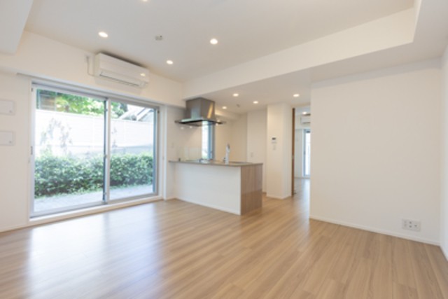 ※写真は同タイプ住戸です。(居間)