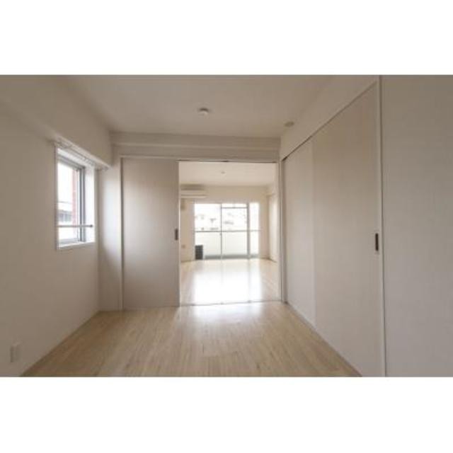 ※写真は同タイプ住戸です。(居間)