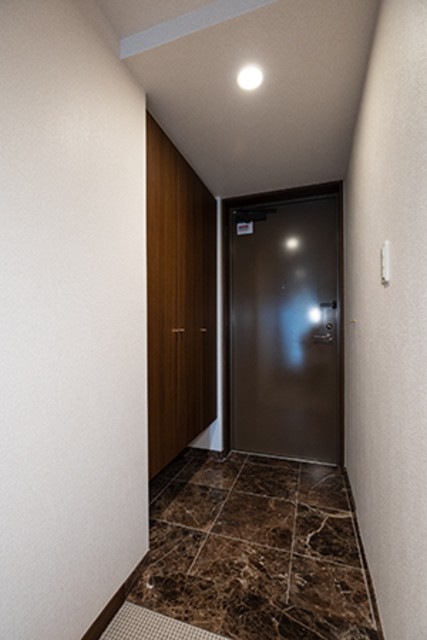 ※写真は同タイプ住戸です。(玄関)