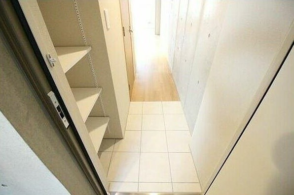 ※同仕様写真含む(玄関)