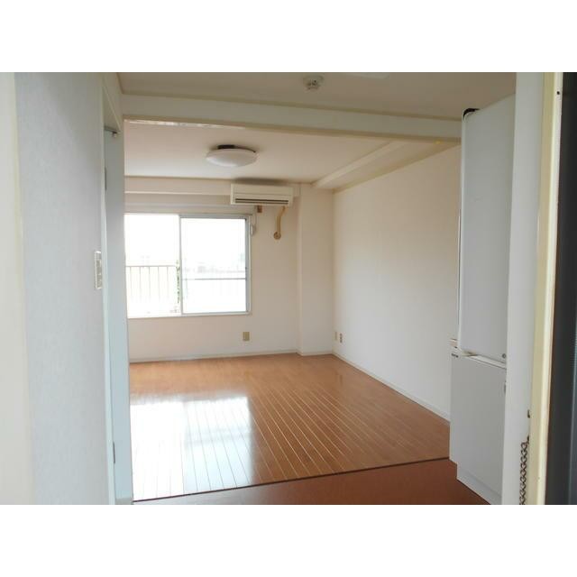 (居間)