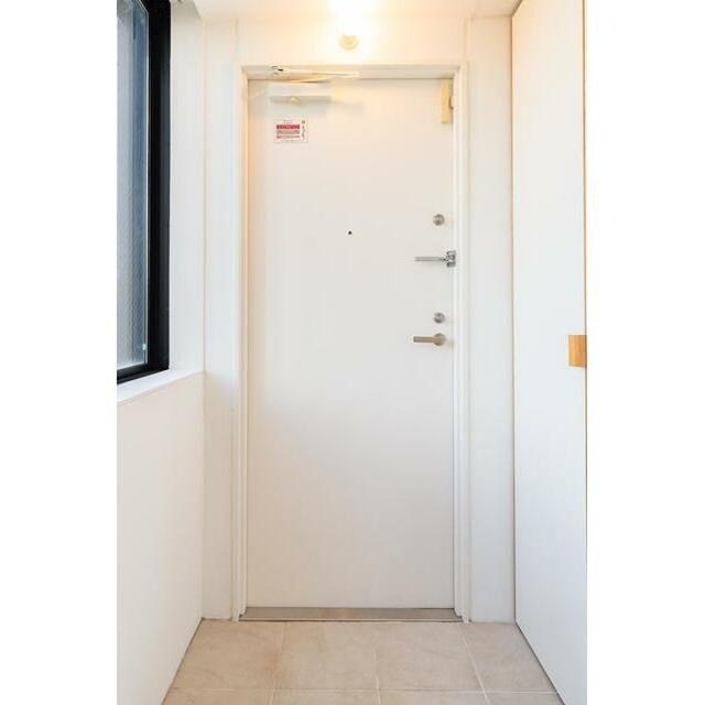 ※同仕様写真含む(玄関)