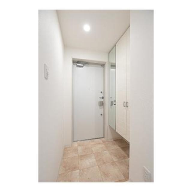 ※写真は同タイプ住戸です。(玄関)