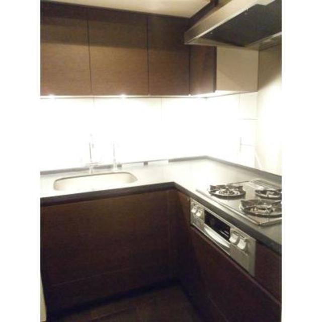 ※写真は同タイプ住戸です。(キッチン)