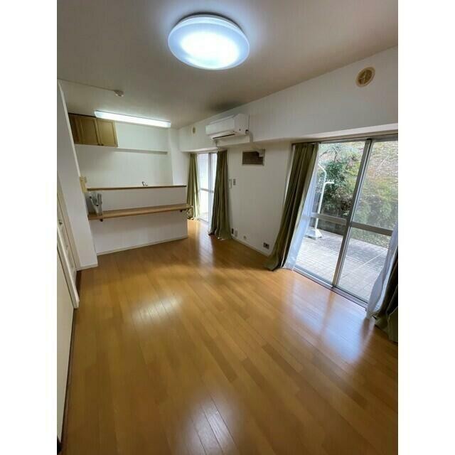 (居間)
