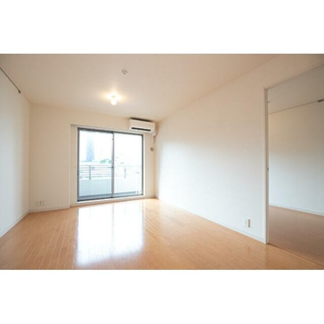 ※写真は同タイプ住戸です。(居間)