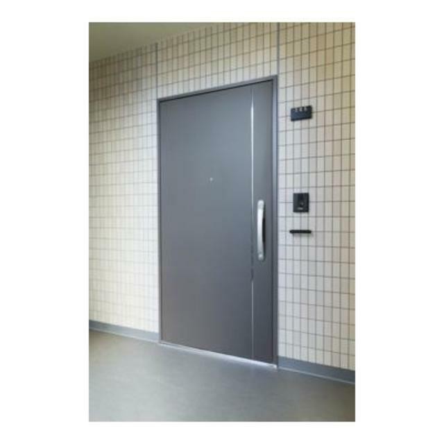 ※同仕様写真含む(玄関)