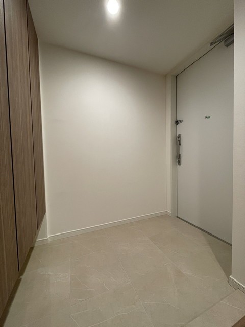 ※写真は同タイプ住戸です。(玄関)