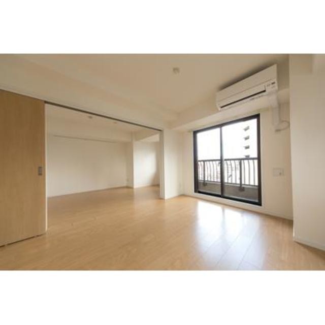 ※写真は同タイプ住戸です。(居間)