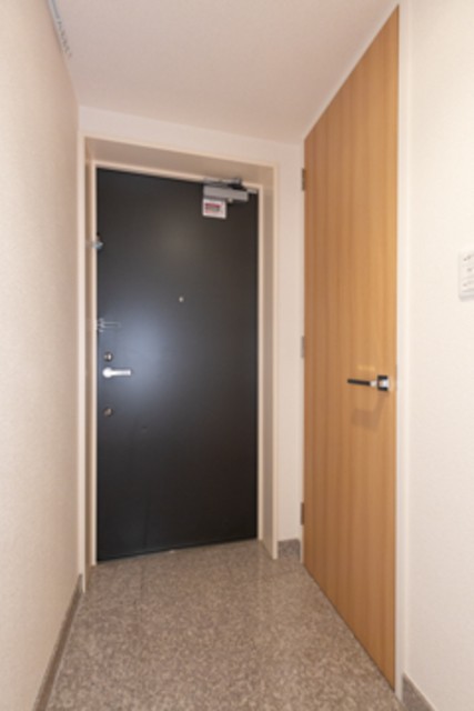 ※写真は同タイプ住戸です。(玄関)