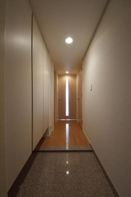 ※写真は同タイプ住戸です。(玄関)