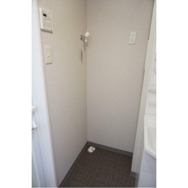 室内洗濯機置場 ※同タイプの別部屋の写真です。