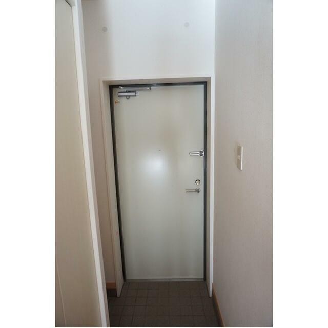 ※同タイプの別部屋の写真です。(玄関)