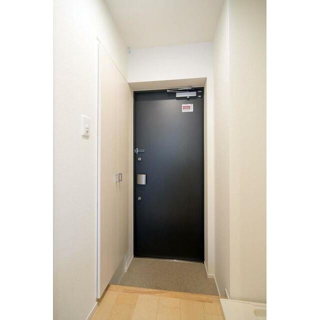 ※写真は同タイプ住戸です。(玄関)