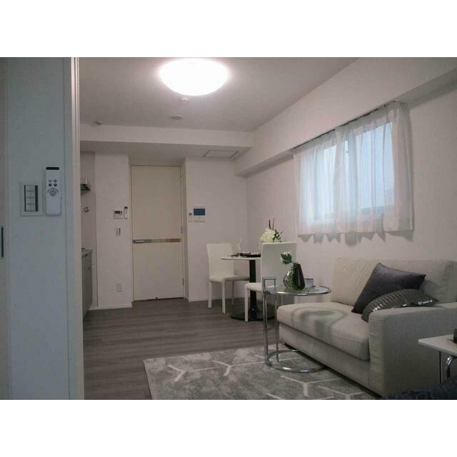 ☆室内写真はモデルルーム設置時 実際のお部屋に家具はつきません(居間)