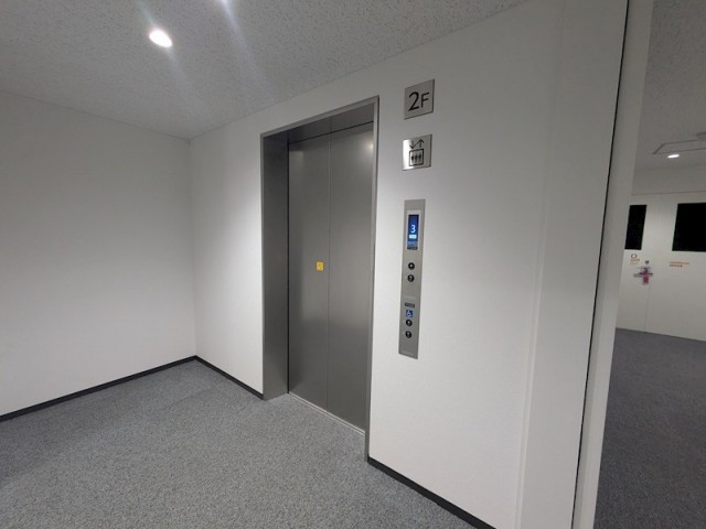 (居間)