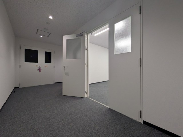 (玄関)