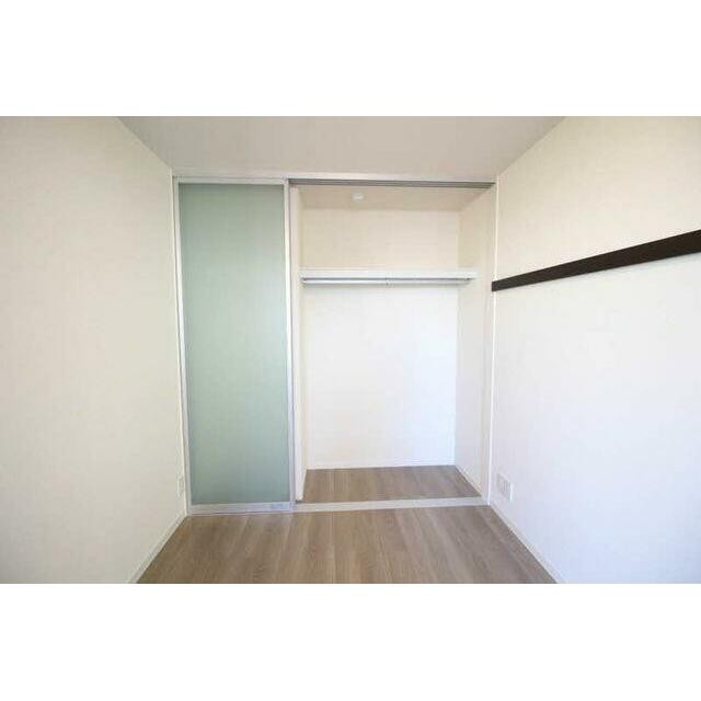 【洋室・収納】(内装)