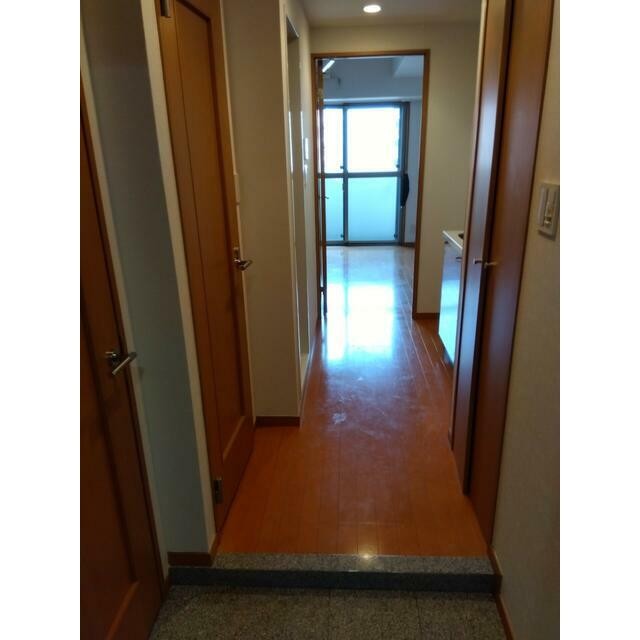 写真はすべて別部屋(玄関)