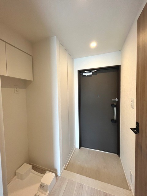 ※写真は同タイプ住戸です。(玄関)