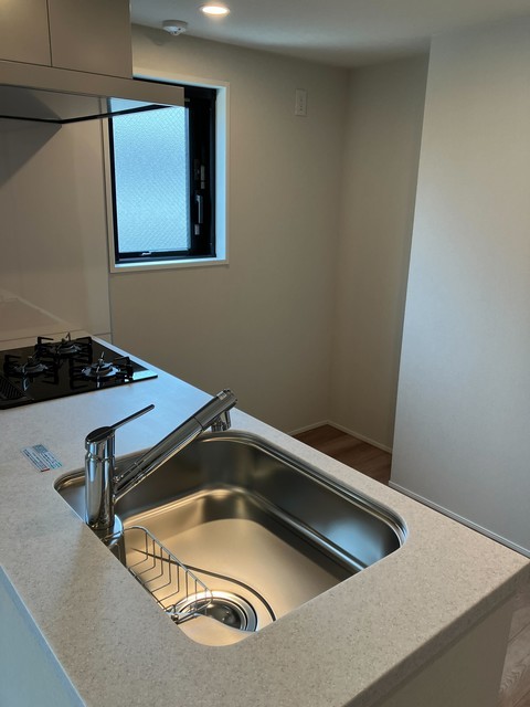 ※写真は同タイプ住戸です。(キッチン)