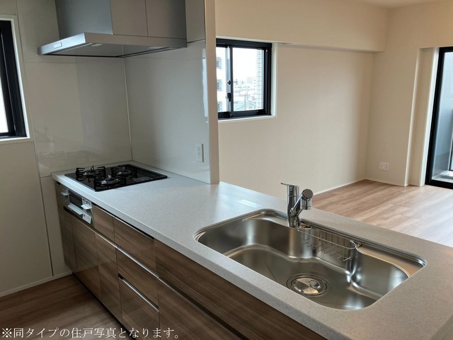 ※写真は同タイプ住戸です。(キッチン)