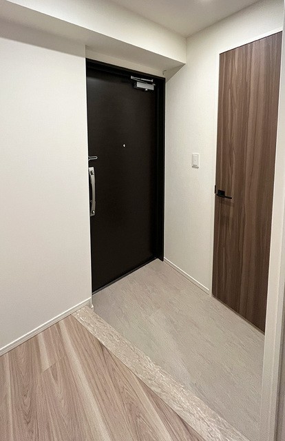 ※写真は同タイプ住戸です。(玄関)